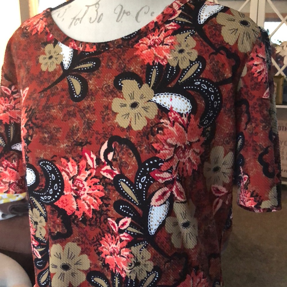Gorgeous Lularoe Amelia maroon color 3x